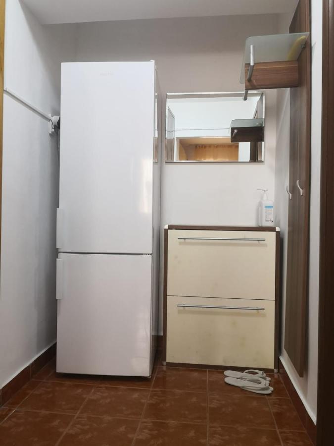 Apartament Cu Doua Camere ทาร์กู จิอู ภายนอก รูปภาพ