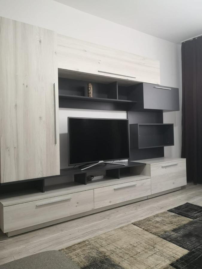 Apartament Cu Doua Camere ทาร์กู จิอู ภายนอก รูปภาพ