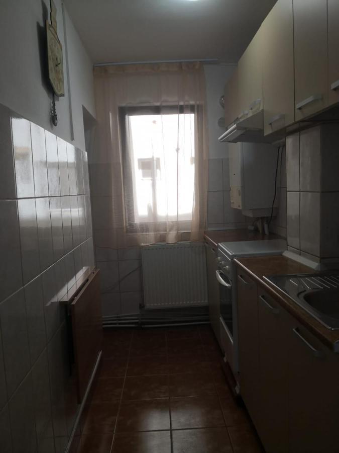 Apartament Cu Doua Camere ทาร์กู จิอู ภายนอก รูปภาพ